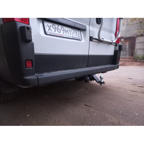 FA 0340-E Бизон Фаркоп на Citroen Jumper VAN III L1, L2, L3 2006-, FIAT Ducato III VAN L1, L2, L3 2006-, Peugeot Boxer III VAN L1, L2, L3 2006- без подрезки бампера. Тип шара: E (легкосъемный шар под квадрат). Нагрузки: 3300/160 кг. Не комплектуется элект