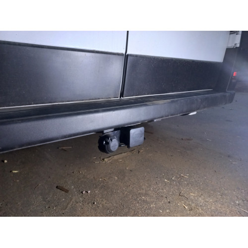 FA 0340-E Бизон Фаркоп на Citroen Jumper VAN III L1, L2, L3 2006-, FIAT Ducato III VAN L1, L2, L3 2006-, Peugeot Boxer III VAN L1, L2, L3 2006- без подрезки бампера. Тип шара: E (легкосъемный шар под квадрат). Нагрузки: 3300/160 кг. Не комплектуется элект