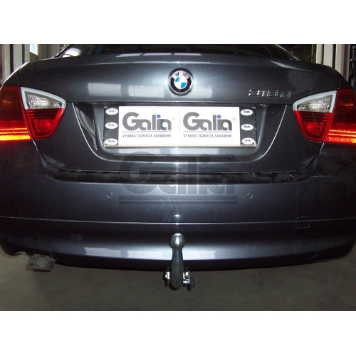 B016C GALIA Полностью оцинкованный фаркоп на BMW 3-Series E90/E91 седан/универсал/купе 2005-2011. Подрозетник убирается за бампер. Тип шара: C (горизонтальный съемный). Невидимый вырез бампера. Нагрузки: 1900/75 кг, масса фаркопа 14,97 кг