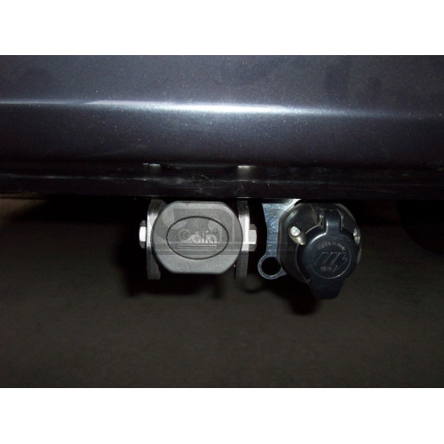 B016C GALIA Полностью оцинкованный фаркоп на BMW 3-Series E90/E91 седан/универсал/купе 2005-2011. Подрозетник убирается за бампер. Тип шара: C (горизонтальный съемный). Невидимый вырез бампера. Нагрузки: 1900/75 кг, масса фаркопа 14,97 кг