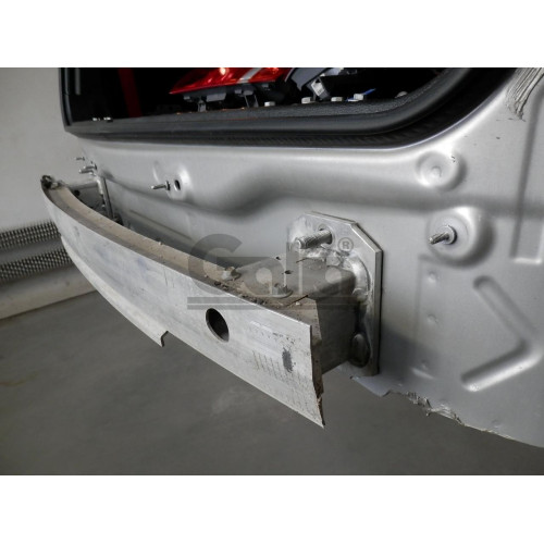 B019V GALIA Полностью оцинкованный фаркоп на BMW X3 F25 2010-2017, BMW X4 F26 2014-2018, кроме моделей с M-пакетом. Подрозетник убирается за бампер. Тип шара: AV (вертикальное быстросъемное крепление шара на ключе). Установка без выреза бампера. Нагрузки: