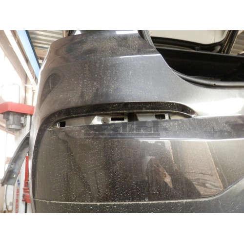 B019V GALIA Полностью оцинкованный фаркоп на BMW X3 F25 2010-2017, BMW X4 F26 2014-2018, кроме моделей с M-пакетом. Подрозетник убирается за бампер. Тип шара: AV (вертикальное быстросъемное крепление шара на ключе). Установка без выреза бампера. Нагрузки: