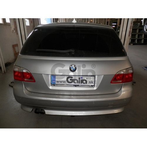 B022C GALIA Полностью оцинкованный фаркоп на BMW 5-Series E60 седан / E61 универсал 2003-2010, в т.ч. подходит с M-пакет. Подрозетник убирается за бампер. Тип шара: C (горизонтальный съемный). Невидимый вырез бампера. Нагрузки: 2000/90 кг, масса фаркопа 1