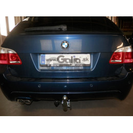 B022C GALIA Полностью оцинкованный фаркоп на BMW 5-Series E60 седан / E61 универсал 2003-2010, в т.ч. подходит с M-пакет. Подрозетник убирается за бампер. Тип ша