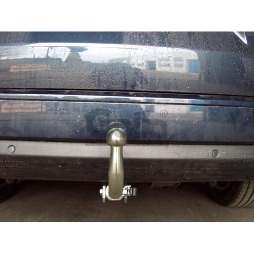 C058C GALIA Полностью оцинкованный фаркоп на Citroen C5 III универсал 2008-2017. Только для моделей с одной трубой глушителя. Подрозетник убирается за бампер. Тип шара: C (горизонтальный съемный). Без выреза бампера. Нагрузки: 1900/75 кг, масса фаркопа 22