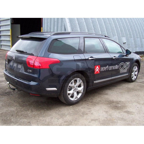 C058C GALIA Полностью оцинкованный фаркоп на Citroen C5 III универсал 2008-2017. Только для моделей с одной трубой глушителя. Подрозетник убирается за бампер. Тип шара: C (горизонтальный съемный). Без выреза бампера. Нагрузки: 1900/75 кг, масса фаркопа 22