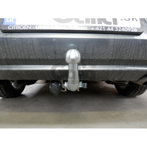 C064C GALIA Полностью оцинкованный фаркоп на Citroen C-Elysee 2013-2016, Peugeot 301 2013-2016. Подрозетник убирается за бампер. Тип шара: C (горизонтальный съемный). Установка без снятия и выреза бампера. Нагрузки 1200/60 кг, масса фаркопа 14,17 кг