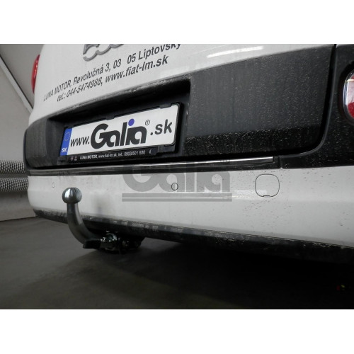 F117A GALIA Полностью оцинкованный фаркоп на FIAT 500L 2012-2022. Подрозетник убирается за бампер. Тип шара: A. Невидимый вырез бампера. Нагрузки: 1200/85 кг, масса фаркопа 12,52 кг