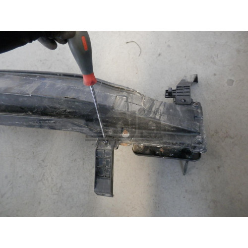H085C GALIA Полностью оцинкованный фаркоп на Hyundai i40 седан/универсал 2012-2019. Тип шара: C (горизонтальный съемный). Без выреза бампера. Нагрузки: 1800/85 кг, масса фаркопа 16,57 кг