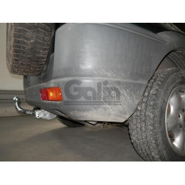 R049C GALIA Полностью оцинкованный фаркоп на Land Rover Freelander I 1997-2006. Особенности: запасное колесо на задней двери. Тип шара: C (горизонтальный съемны