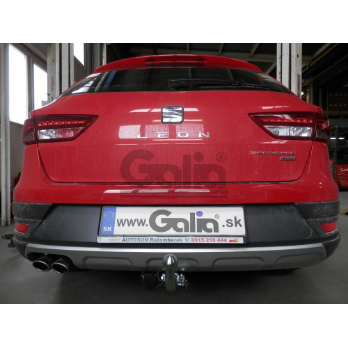 S113C GALIA Полностью оцинкованный фаркоп на Seat Leon X-Perience универсал 2014-2020. Подрозетник убирается за бампер. Тип шара: C (горизонтальный съемный). Невидимый вырез бампера. Нагрузки: 2000/100 кг, масса фаркопа 14,97 кг
