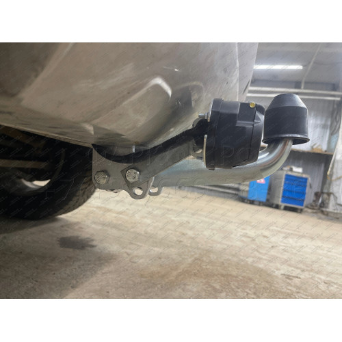 V057A GALIA Полностью оцинкованный фаркоп на Volvo XC90 2003-2015. Подрозетник убирается за бампер. Тип шара: A. Невидимый вырез бампера. Нагрузки: 2250/90 кг, масса фаркопа 15,92 кг