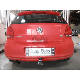 V068A GALIA Полностью оцинкованный фаркоп на Volkswagen Polo V хетчбек 2009-2018. Подрозетник убирается за бампер. Тип шара: A. Невидимый вырез бампера. Нагру