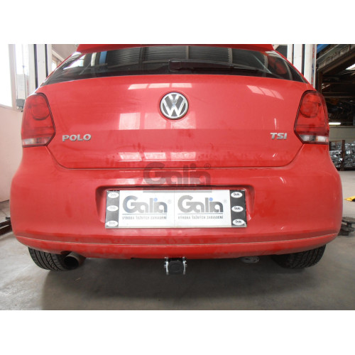 V068A GALIA Полностью оцинкованный фаркоп на Volkswagen Polo V хетчбек 2009-2018. Подрозетник убирается за бампер. Тип шара: A. Невидимый вырез бампера. Нагрузки: 1200/50 кг, масса фаркопа 13,5 кг