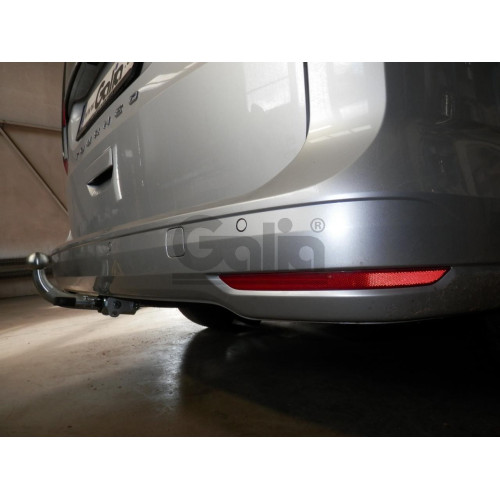 V090C GALIA Полностью оцинкованный фаркоп на Volkswagen Caddy 2020-, Ford Tourneo Connect 2022-, Ford Transit Connect 2022-. Тип шара: C (горизонтальный съемный). Установка без выреза бампера. Нагрузки: 1500/80 кг, масса фаркопа 17,07 кг