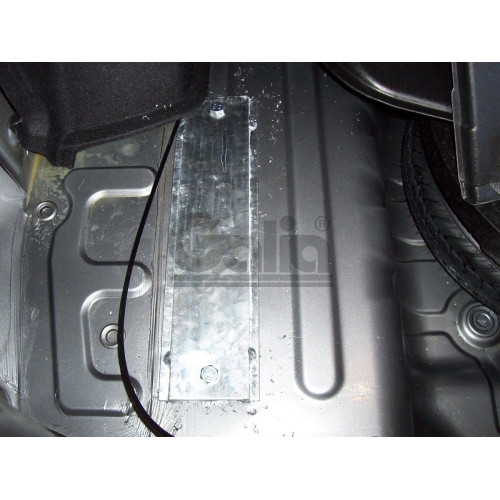 C049A GALIA Полностью оцинкованный фаркоп на Chevrolet Aveo седан 2002-2012, Daewoo Kalos седан 2002-2012, Chevrolet Nexia 2020-. Тип шара: A. Установка без снятия и выреза бампера. Нагрузки: 1200/50 кг, масса фаркопа 21,62 кг