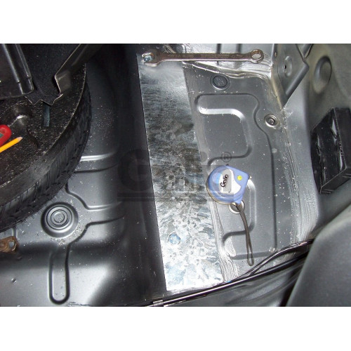 C049C GALIA Полностью оцинкованный фаркоп на Chevrolet Aveo седан 2002-2012, Daewoo Kalos седан 2002-2012, Chevrolet Nexia 2020-. Тип шара: C (горизонтальный съемный). Установка без снятия и выреза бампера. Нагрузки: 1200/50 кг, масса фаркопа 22,97 кг