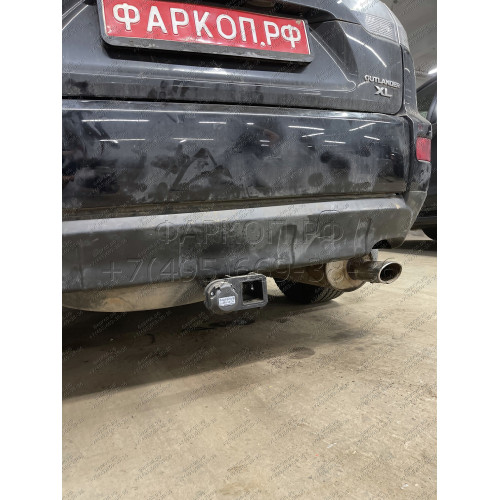 F.4012.001 BERG Фаркоп на Mitsubishi Outlander XL 2007-2012, Peugeot 4007 2008-2012, Citroen C-Crosser 2007-2012. Требуется подрезка бампера. Тип шара: E. Нагрузки: 1500/75 кг, масса фаркопа 24 кг (без электрики в комплекте)