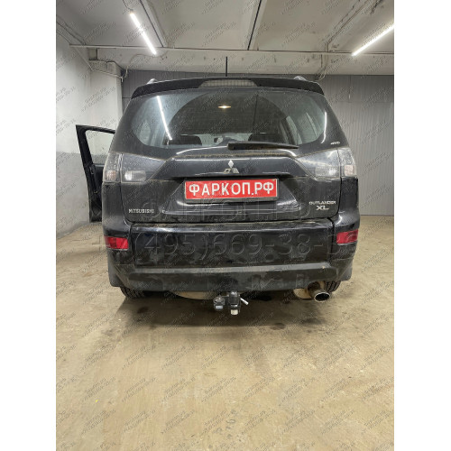 F.4012.001 BERG Фаркоп на Mitsubishi Outlander XL 2007-2012, Peugeot 4007 2008-2012, Citroen C-Crosser 2007-2012. Требуется подрезка бампера. Тип шара: E. Нагрузки: 1500/75 кг, масса фаркопа 24 кг (без электрики в комплекте)