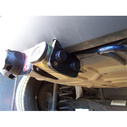 F088C GALIA Полностью оцинкованный фаркоп на Ford Fiesta 2002-2008. Особенности: колесная база 2486 мм. Тип шара: C (горизонтальный съемный). Требуется подрезка бампера. Нагрузки: 900/50 кг, масса фаркопа 15,36 кг