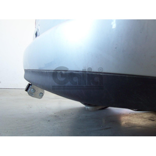 F104C GALIA Полностью оцинкованный фаркоп на Ford Galaxy 2000-2006, SEAT Alhambra 2000-2010, Volkswagen Sharan 2000-2010 2WD/4WD. Подрозетник убирается за бампер. Тип шара: C (горизонтальный съемный). Без выреза бампера. Нагрузки: 2000/85 кг, масса фаркоп