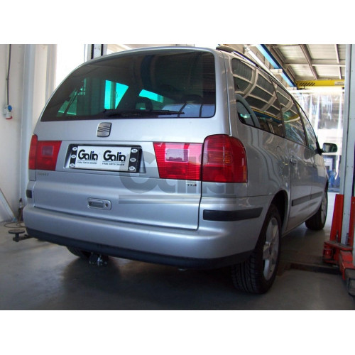 F104C GALIA Полностью оцинкованный фаркоп на Ford Galaxy 2000-2006, SEAT Alhambra 2000-2010, Volkswagen Sharan 2000-2010 2WD/4WD. Подрозетник убирается за бампер. Тип шара: C (горизонтальный съемный). Без выреза бампера. Нагрузки: 2000/85 кг, масса фаркоп