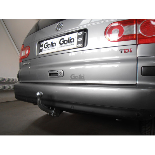 F104C GALIA Полностью оцинкованный фаркоп на Ford Galaxy 2000-2006, SEAT Alhambra 2000-2010, Volkswagen Sharan 2000-2010 2WD/4WD. Подрозетник убирается за бампер. Тип шара: C (горизонтальный съемный). Без выреза бампера. Нагрузки: 2000/85 кг, масса фаркоп