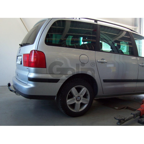 F104C GALIA Полностью оцинкованный фаркоп на Ford Galaxy 2000-2006, SEAT Alhambra 2000-2010, Volkswagen Sharan 2000-2010 2WD/4WD. Подрозетник убирается за бампер. Тип шара: C (горизонтальный съемный). Без выреза бампера. Нагрузки: 2000/85 кг, масса фаркоп