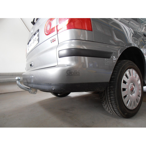 F104C GALIA Полностью оцинкованный фаркоп на Ford Galaxy 2000-2006, SEAT Alhambra 2000-2010, Volkswagen Sharan 2000-2010 2WD/4WD. Подрозетник убирается за бампер. Тип шара: C (горизонтальный съемный). Без выреза бампера. Нагрузки: 2000/85 кг, масса фаркоп