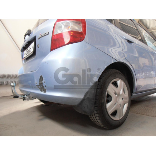 H052C GALIA Полностью оцинкованный фаркоп на Honda Jazz 2002-2008, Honda Fit 2001-2008. Тип шара: C (горизонтальный съемный). Невидимый вырез бампера. Нагрузки: 1200/70 кг, масса фаркопа 13,77 кг