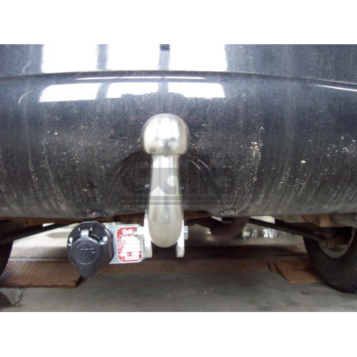 H060C GALIA Полностью оцинкованный фаркоп на Hyundai Santa Fe 2001-2006, в т.ч. Santa Fe Classic 2007-2013. Тип шара: C (горизонтальный съемный). Установка без снятия и выреза бампера. Нагрузки: 2300/92 кг, масса фаркопа 19,77 кг
