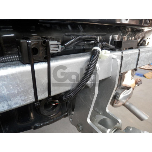 H115V GALIA Полностью оцинкованный фаркоп на Honda Jazz 2023-, Honda Jazz Crosstar 2023-. Подрозетник убирается за бампер. Тип шара: AV (вертикальное быстросъемное крепление шара на ключе). Невидимый вырез бампера. Нагрузки: 1200/75 кг, масса фаркопа 14,4