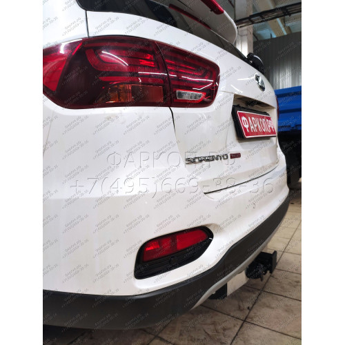 HSF-18-991124.00 PT GROUP Фаркоп с нержавеющей накладкой на Kia Sorento Prime рестайлинг 2018-2020, Hyundai Santa Fe 2018-2021 без подрезки бампера. Тип шара: E (легкосъемный шар под квадрат). Нагрузки: 2600/100 кг, масса фаркопа 25,5 кг (без электрики в 