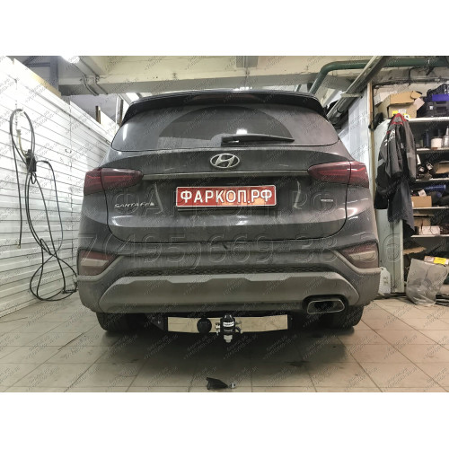 HSF-18-991124.00 PT GROUP Фаркоп с нержавеющей накладкой на Kia Sorento Prime рестайлинг 2018-2020, Hyundai Santa Fe 2018-2021 без подрезки бампера. Тип шара: E (легкосъемный шар под квадрат). Нагрузки: 2600/100 кг, масса фаркопа 25,5 кг (без электрики в 