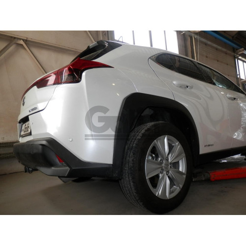 L026C GALIA Полностью оцинкованный фаркоп на Lexus UX 2018-. Подрозетник убирается за бампер. Тип шара: C (горизонтальный съемный). Невидимый вырез бампера. Нагрузки: 1200/80 кг, масса фаркопа 15,87 кг