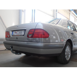M026C GALIA Полностью оцинкованный фаркоп на Mercedes E-Class w210 седан 1995-2002. Тип шара: C (горизонтальный съемный). Без выреза бампера. Нагрузки: 2200/75 кг, м