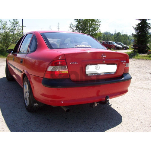 O029C GALIA Полностью оцинкованный фаркоп на Opel Vectra B седан/универсал/хетчбек 1995-2002. С 1999 большой вырез бампера. Тип шара: C (горизонтальный съемный). Установка без снятия и выреза бампера. Нагрузки: 1500/75 кг, масса фаркопа 17,17 кг