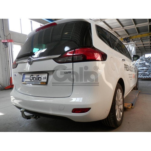 O062C GALIA Полностью оцинкованный фаркоп на Opel Zafira Tourer C 2012-2019. Подрозетник убирается за бампер. Тип шара: C (горизонтальный съемный). Невидимый вырез бампера. Нагрузки: 1700/75 кг, масса фаркопа 19,57 кг