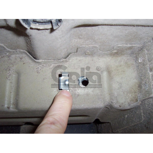 P029C GALIA Полностью оцинкованный фаркоп на Peugeot 206 хетчбек 2003-2010. Подрозетник убирается за бампер. Тип шара: C (горизонтальный съемный). Невидимый вырез бампера. Нагрузки: 1100/50 кг, масса фаркопа 14,07 кг