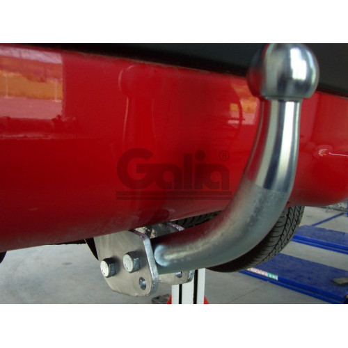 P029C GALIA Полностью оцинкованный фаркоп на Peugeot 206 хетчбек 2003-2010. Подрозетник убирается за бампер. Тип шара: C (горизонтальный съемный). Невидимый вырез бампера. Нагрузки: 1100/50 кг, масса фаркопа 14,07 кг
