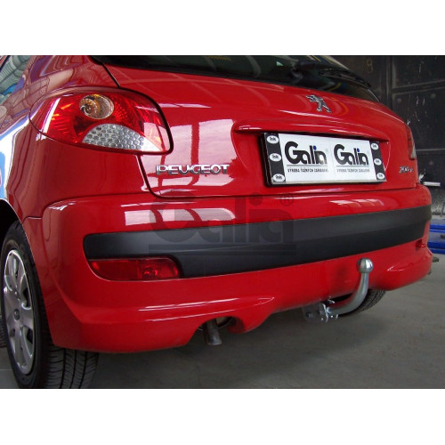 P029C GALIA Полностью оцинкованный фаркоп на Peugeot 206 хетчбек 2003-2010. Подрозетник убирается за бампер. Тип шара: C (горизонтальный съемный). Невидимый вырез бампера. Нагрузки: 1100/50 кг, масса фаркопа 14,07 кг