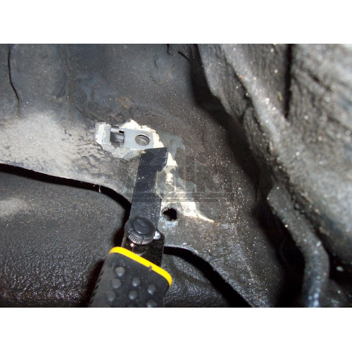R016A GALIA Полностью оцинкованный фаркоп на Renault Scenic I 1996-2003. Тип шара: A. Установка без снятия и выреза бампера. Нагрузки: 1350/75 кг, масса фаркопа 12,52 кг