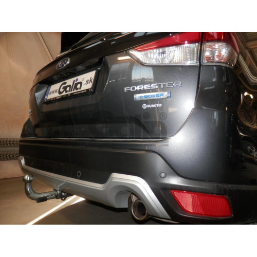 S140V GALIA Полностью оцинкованный фаркоп на Subaru Forester 2018-2024, 2024-. Тип шара: AV (вертикальное быстросъемное крепление шара на ключе). Невидимый вырез бампера. Нагрузки: 2265/100 кг, масса фаркопа 17,57 кг