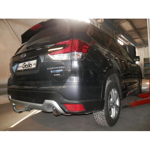 S140V GALIA Полностью оцинкованный фаркоп на Subaru Forester 2018-2024, 2024-. Тип шара: AV (вертикальное быстросъемное крепление шара на ключе). Невидимый вырез бампера. Нагрузки: 2265/100 кг, масса фаркопа 17,57 кг