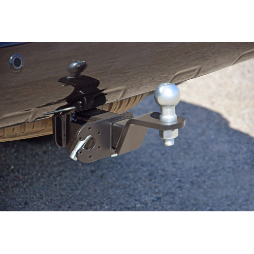 TLC-07-991122.00 PT GROUP Фаркоп на Toyota Land Cruiser 200, в т.ч. TRD 2007-2021, Lexus LX 2007-2022 без подрезки бампера. Тип шара: E (легкосъемный шар под квадрат). Нагрузки: 3500/140 кг, масса фаркопа 11,5 кг (без электрики в комплекте)