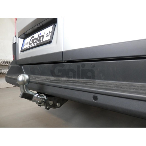 V085C GALIA Полностью оцинкованный фаркоп на Volkswagen Crafter II фургон со ступенькой, одинарные колеса сзади 2017-, MAN TGE фургон со ступенькой 2016-. Без выреза бампера. Тип шара: C (горизонтальный съемный). Нагрузки: 3500/150 кг, масса фаркопа 28,37