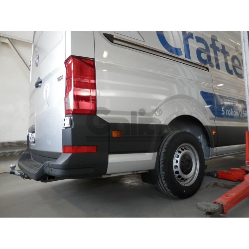 V085C GALIA Полностью оцинкованный фаркоп на Volkswagen Crafter II фургон со ступенькой, одинарные колеса сзади 2017-, MAN TGE фургон со ступенькой 2016-. Без выреза бампера. Тип шара: C (горизонтальный съемный). Нагрузки: 3500/150 кг, масса фаркопа 28,37