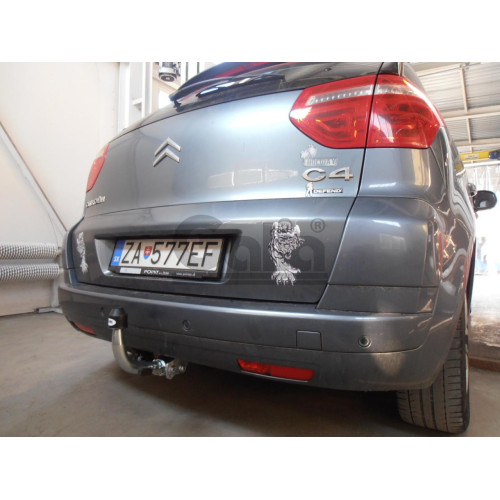 C051C GALIA Полностью оцинкованный фаркоп на Citroen C4 Picasso 2006-2013, Citroen C4 Grand Picasso 2006-2013, Peugeot 5008 2009-2017. Тип шара: C (горизонтальный съемный). Невидимая минимальная подрезка бампера. Нагрузки: 1600/75 кг, масса фаркопа 17,97 