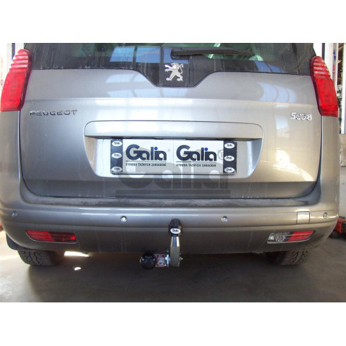 C051C GALIA Полностью оцинкованный фаркоп на Citroen C4 Picasso 2006-2013, Citroen C4 Grand Picasso 2006-2013, Peugeot 5008 2009-2017. Тип шара: C (горизонтальный съемный). Невидимая минимальная подрезка бампера. Нагрузки: 1600/75 кг, масса фаркопа 17,97 