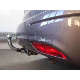 H076C GALIA Полностью оцинкованный фаркоп на Hyundai i30 универсал 2007-2012. Тип шара: C (горизонтальный съемный). Невидимый вырез бампера. Нагрузки: 1500/80 